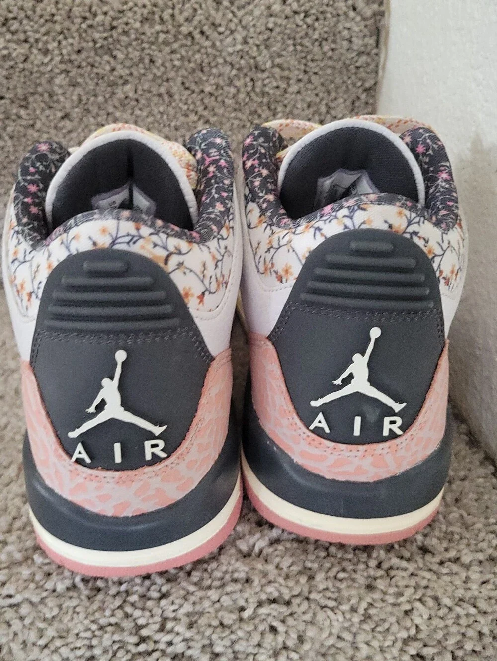 Air Jordan 3 Retro GS 'Vintage Floral' sneaker  Size 5Y